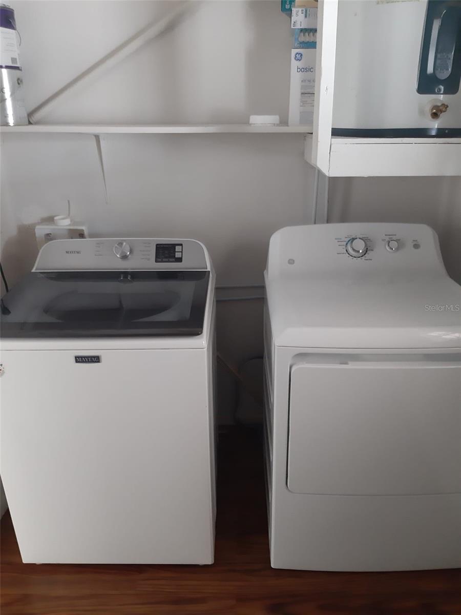 PARK LAKE TWNHS PH 02 - Residential