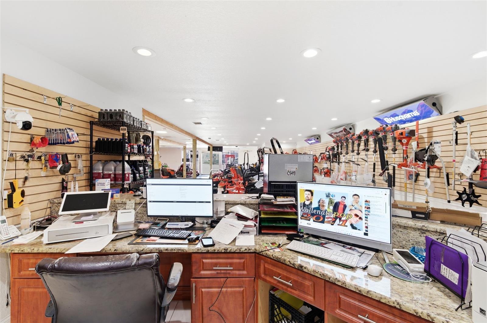 UNPLATTED - Commercial Lease