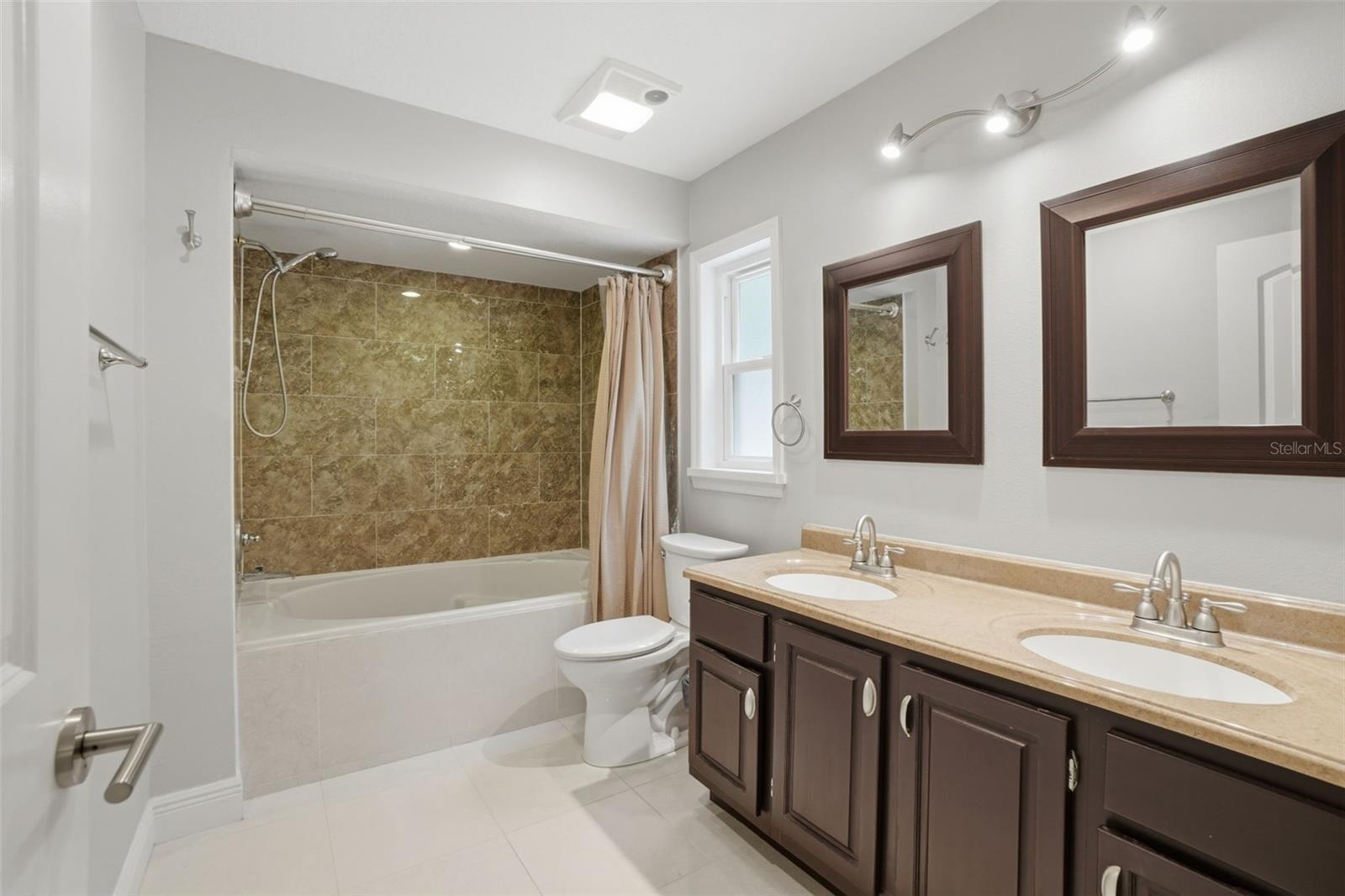 BAHAMA RANCHES - Residential