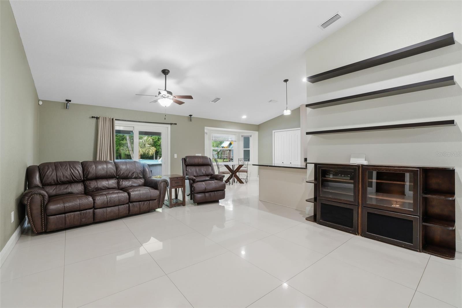 BAHAMA RANCHES - Residential