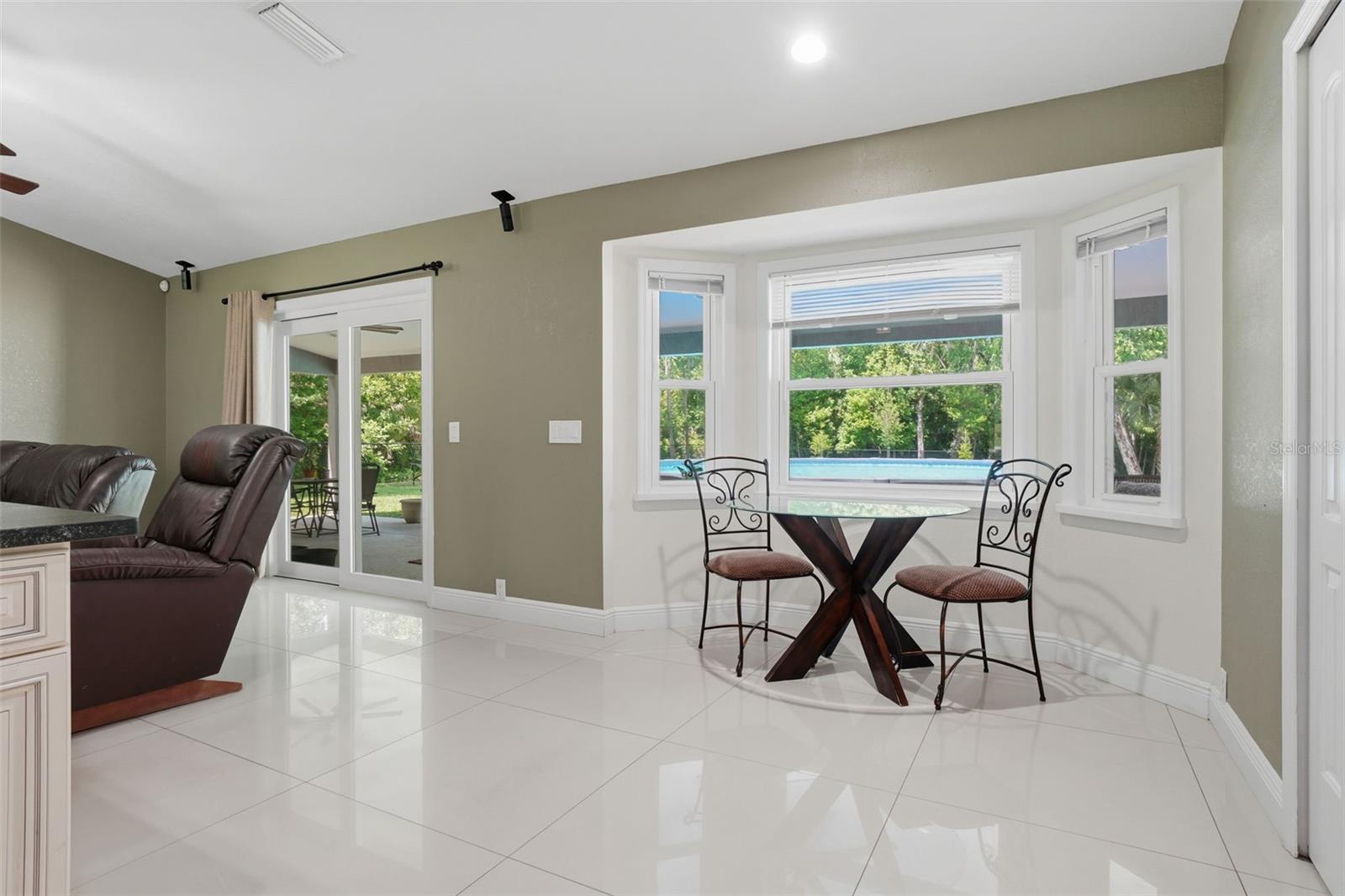 BAHAMA RANCHES - Residential