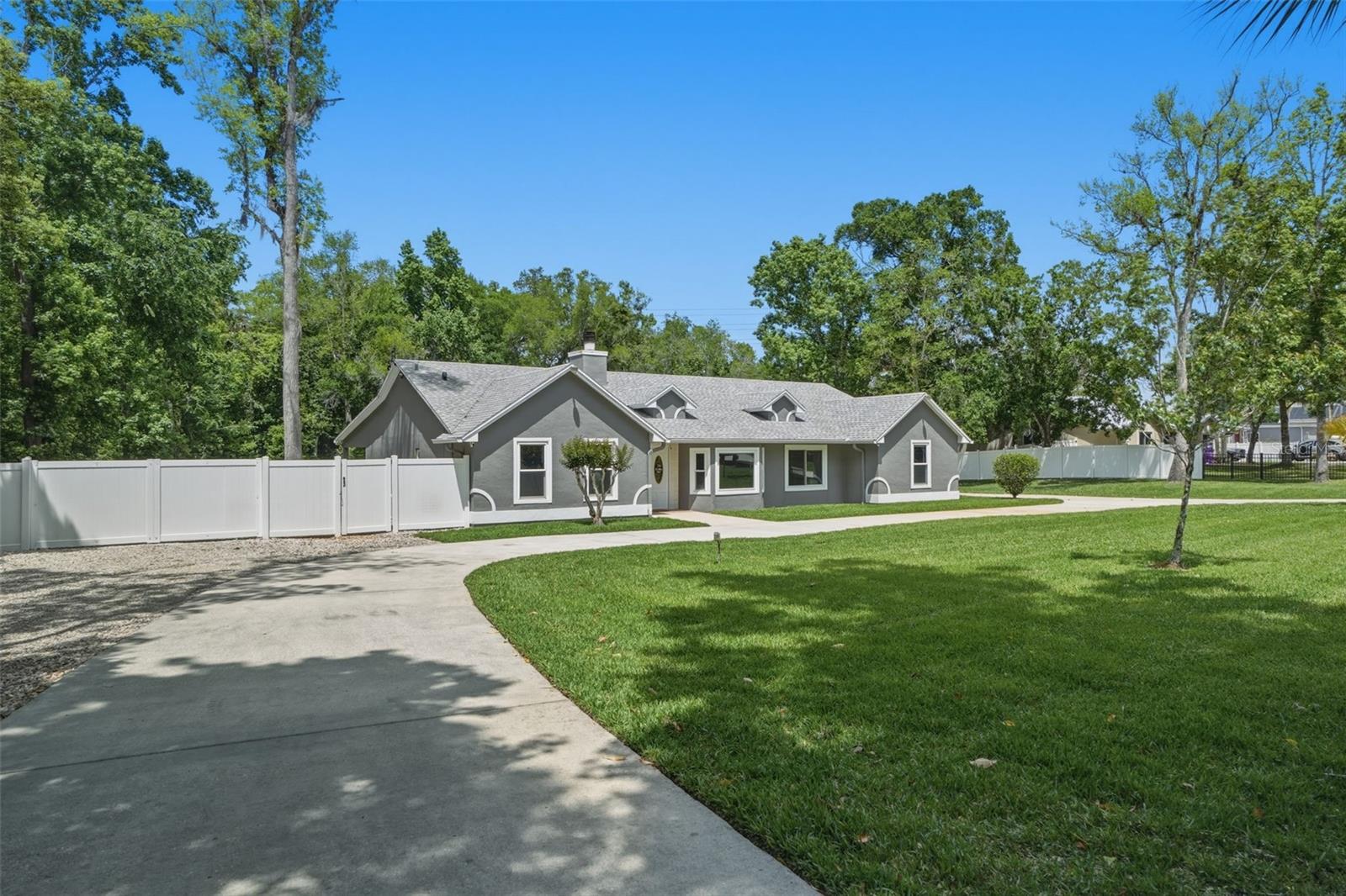 BAHAMA RANCHES - Residential