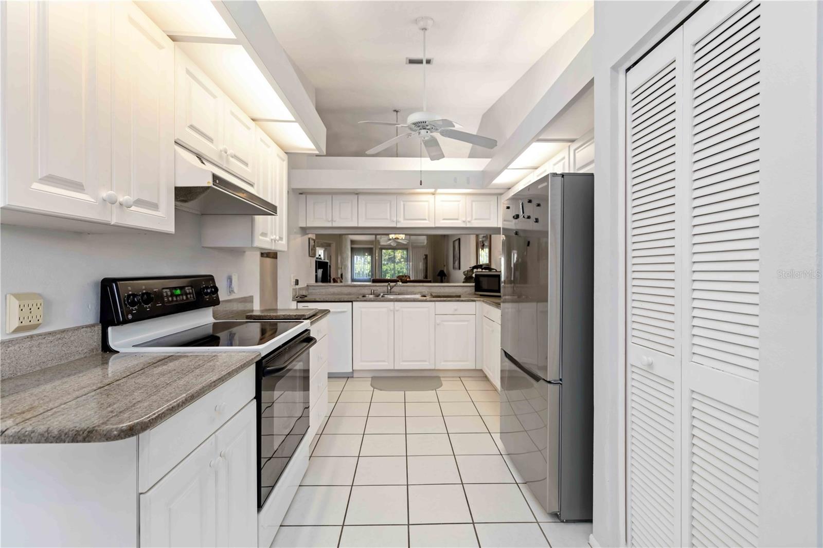 CASA DEL SOL SEC VI - Residential