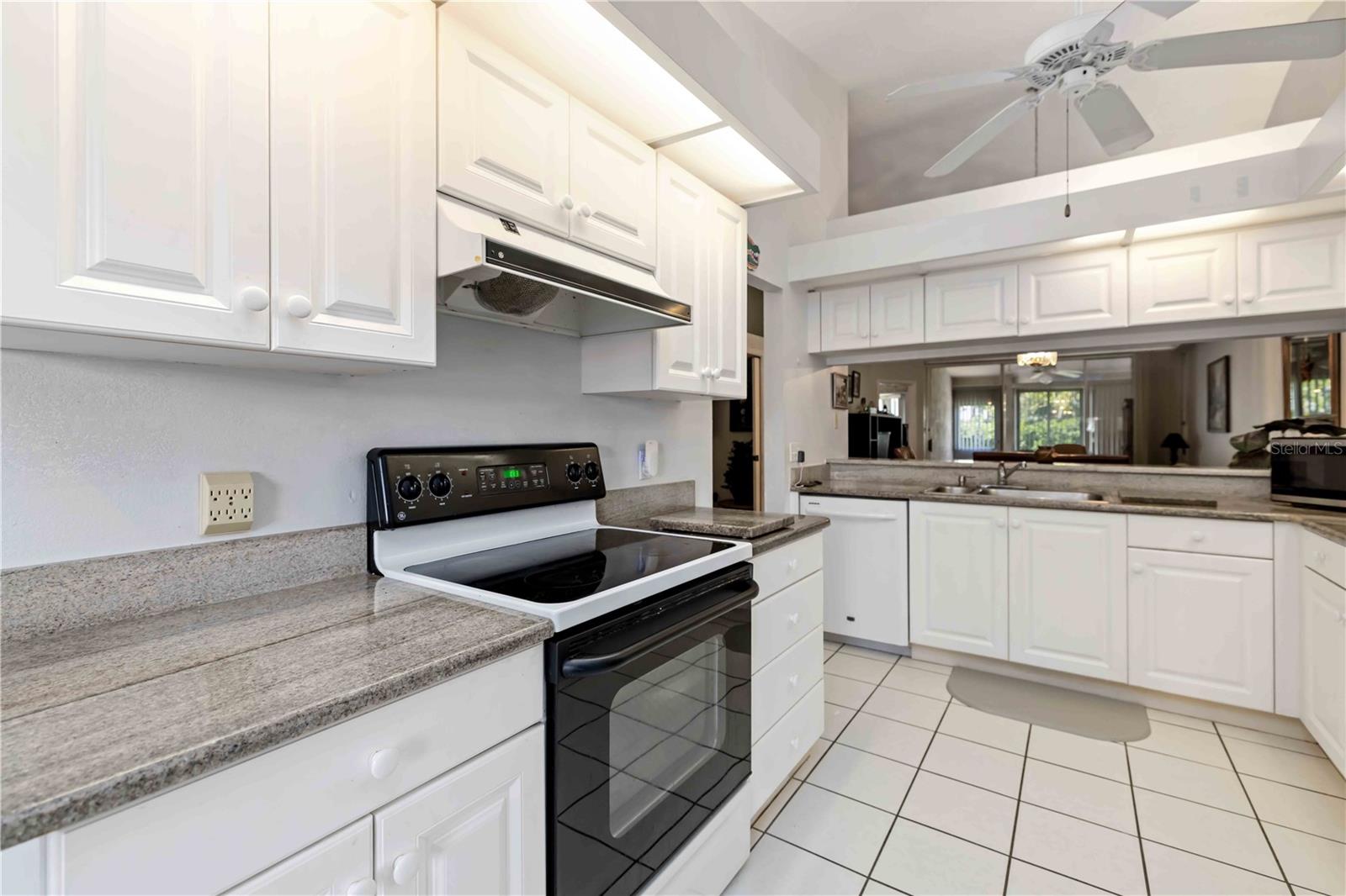 CASA DEL SOL SEC VI - Residential