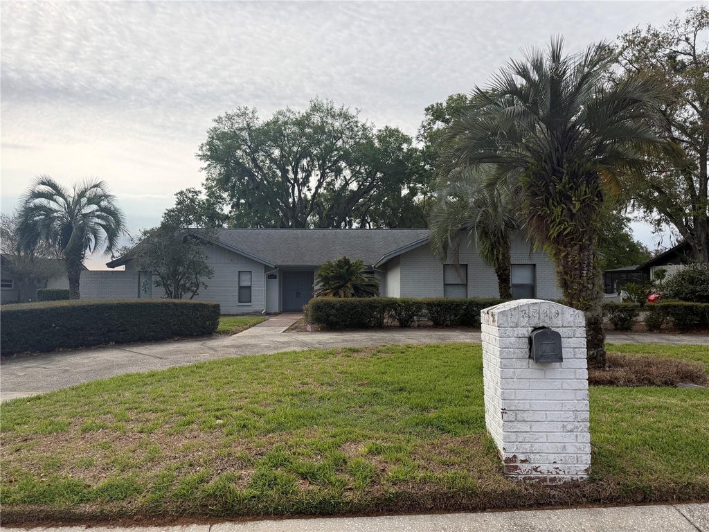Photo of 2889 Hammock Drive, Plant City, FL 33566 (MLS # J1000142)
