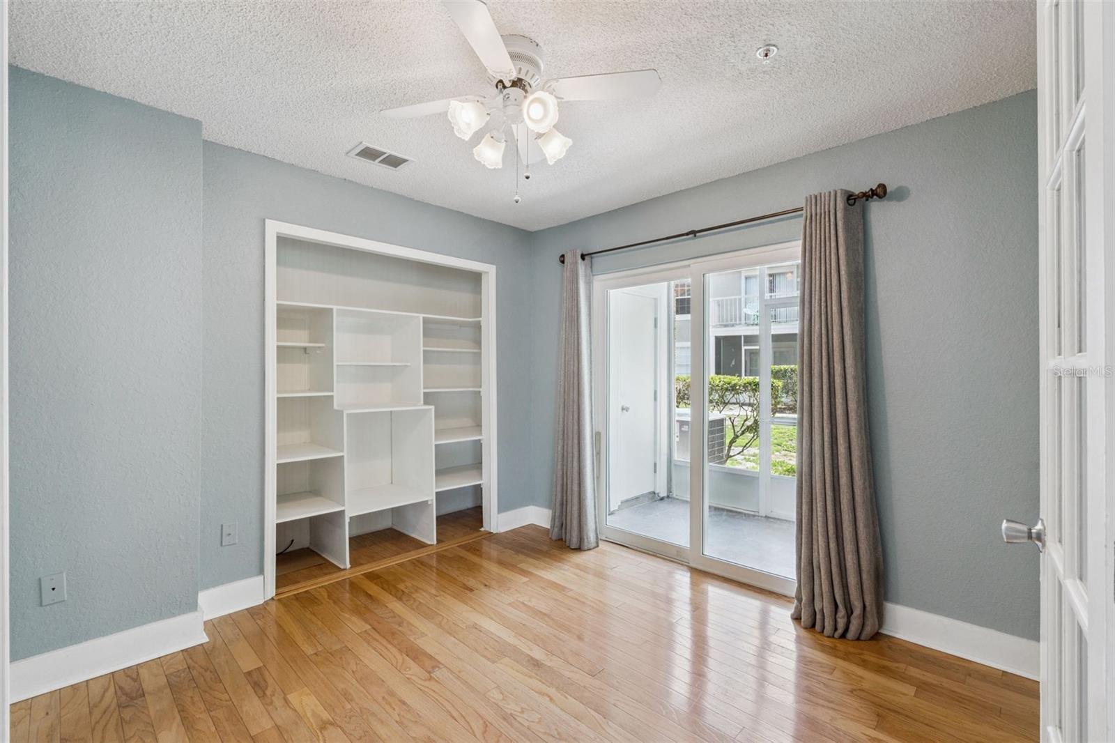 HUNTERS CHASE CONDO PH 1 - Residential