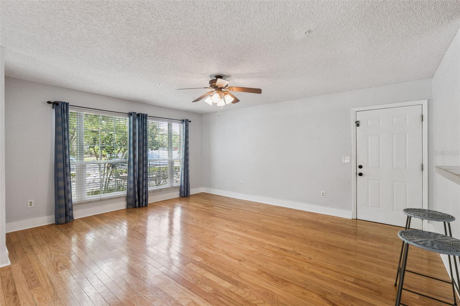 HUNTERS CHASE CONDO PH 1 - Residential