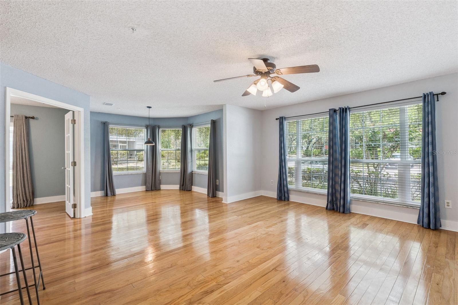 HUNTERS CHASE CONDO PH 1 - Residential