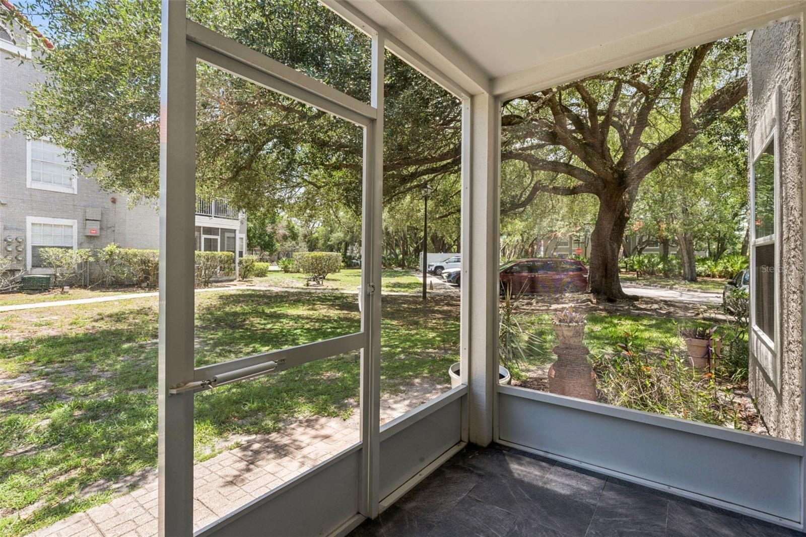HUNTERS CHASE CONDO PH 1 - Residential