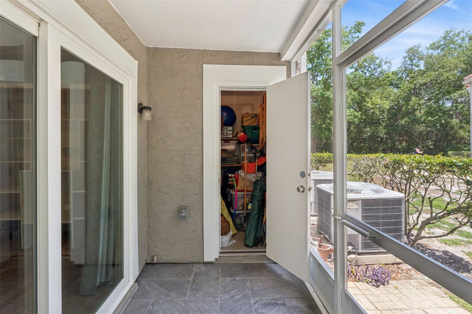 HUNTERS CHASE CONDO PH 1 - Residential