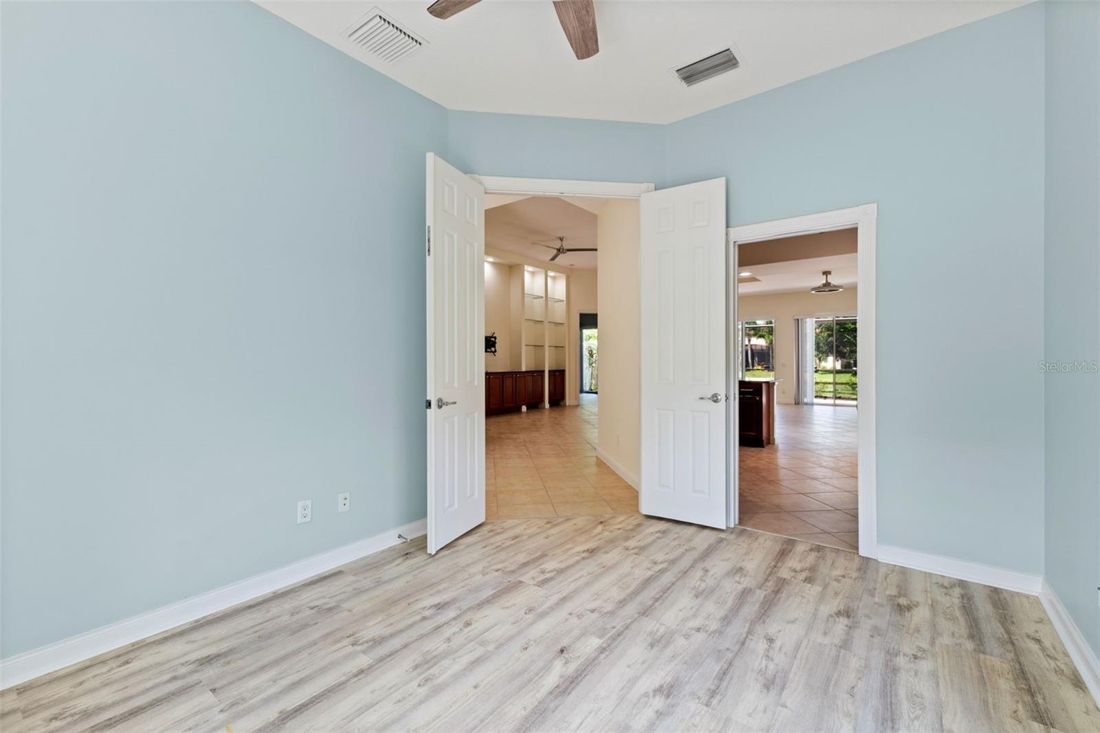 VILLAGEWALK - Residential Lease