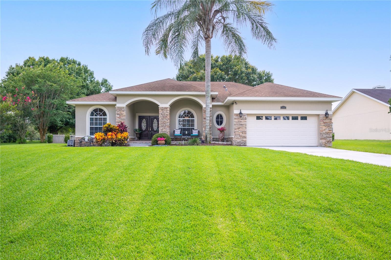 SANDY POINTE - Residential