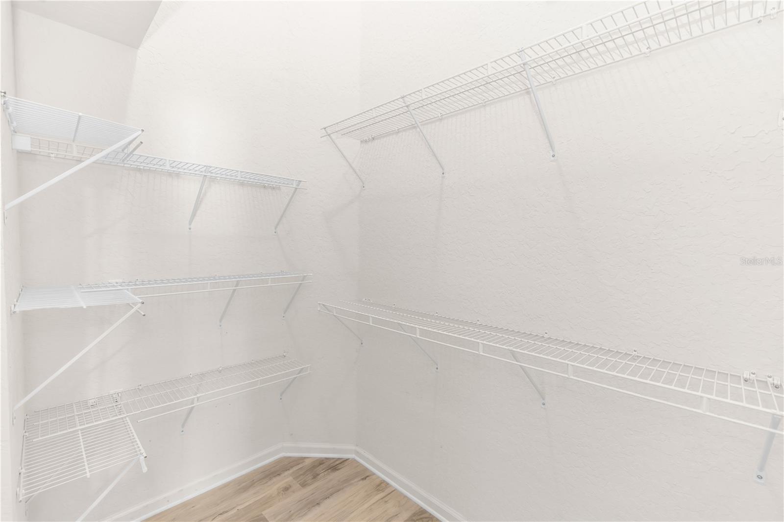 WINDSOR POINT - Residential