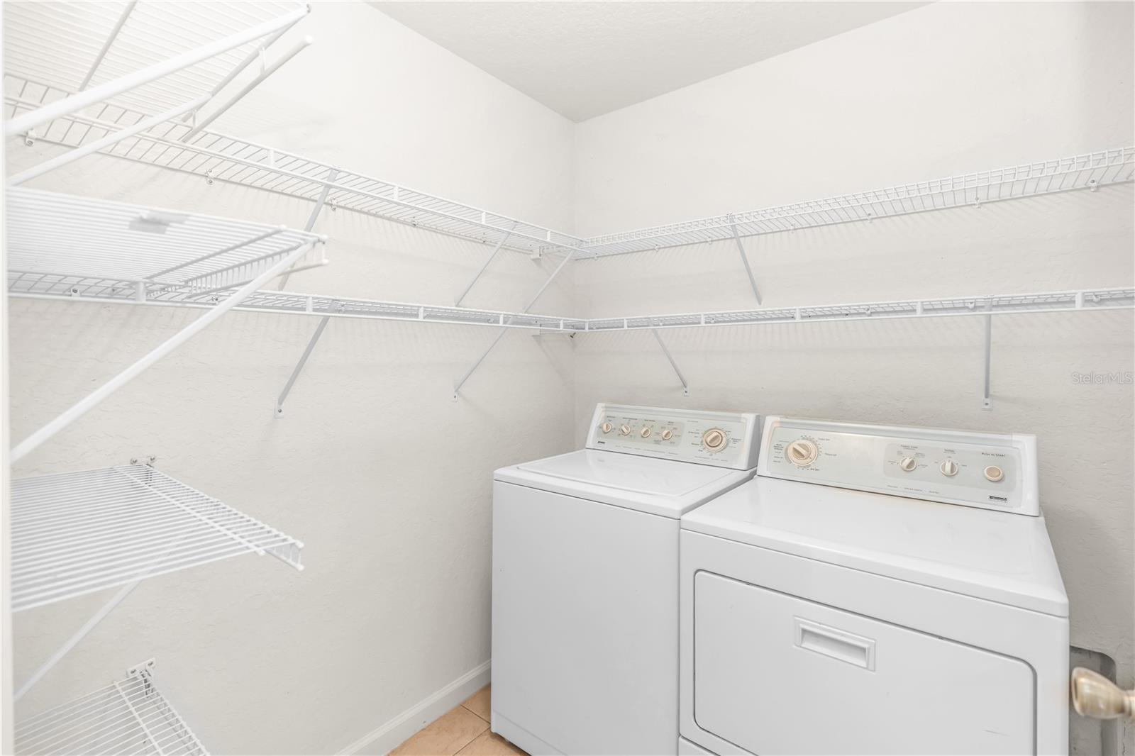 WINDSOR POINT - Residential