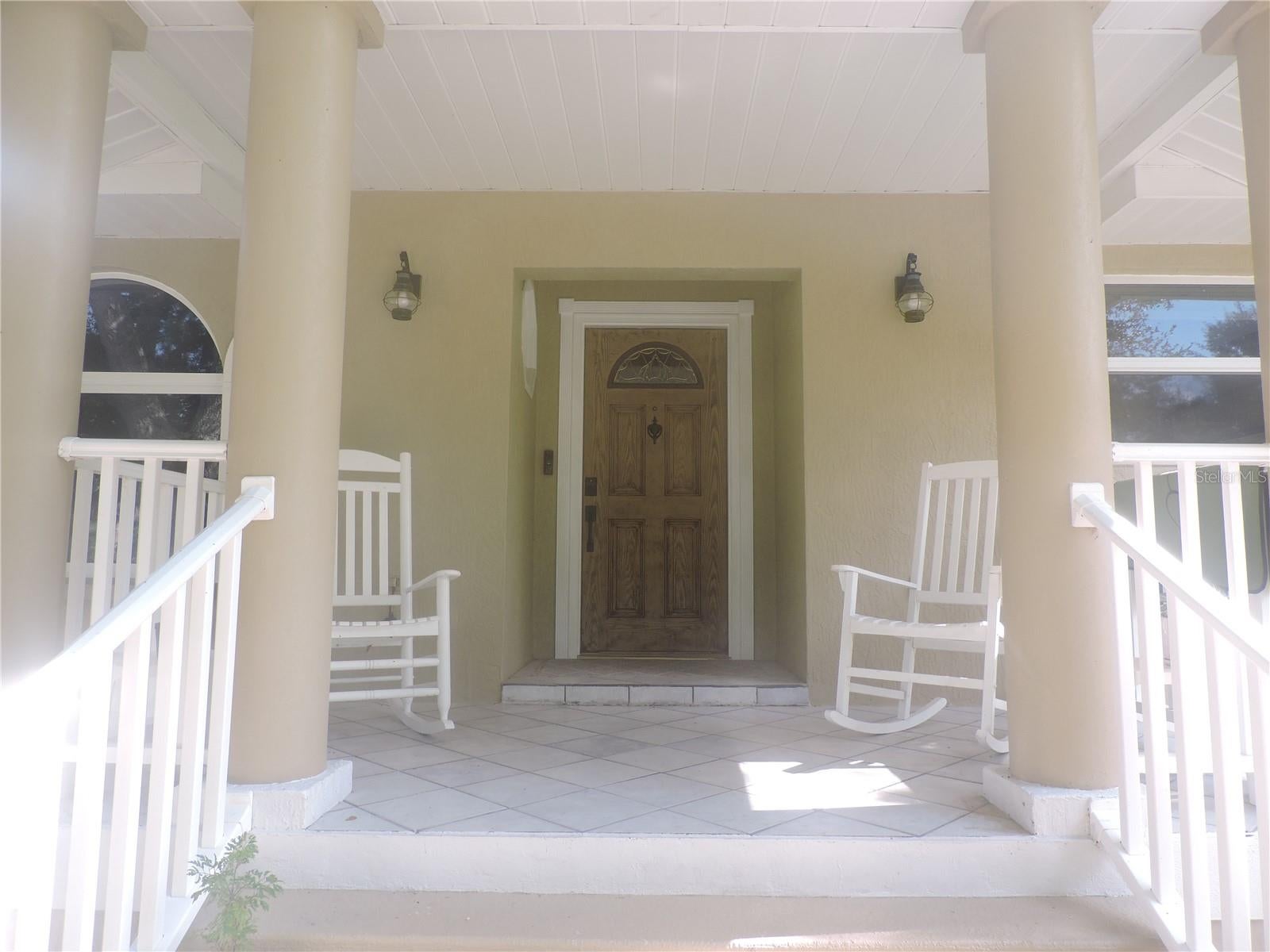 905 COLONIAL ROAD