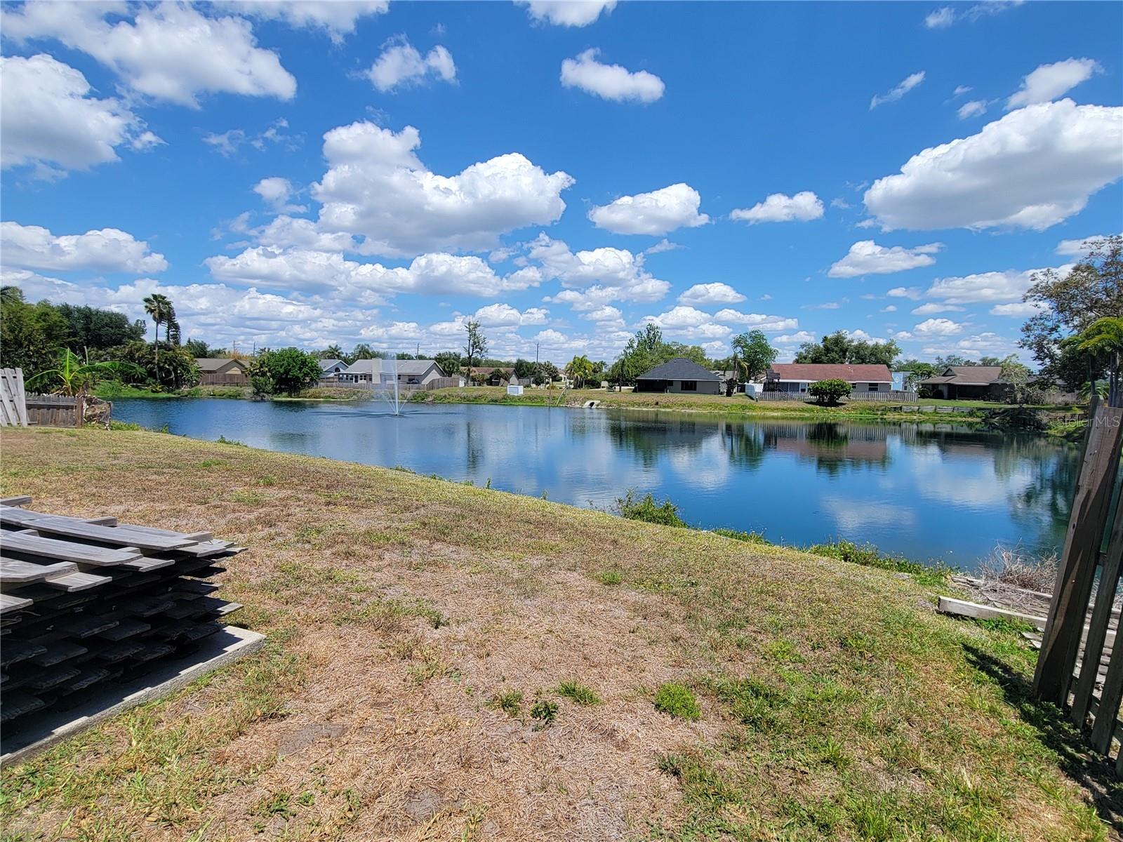CENTRE LAKE - Residential