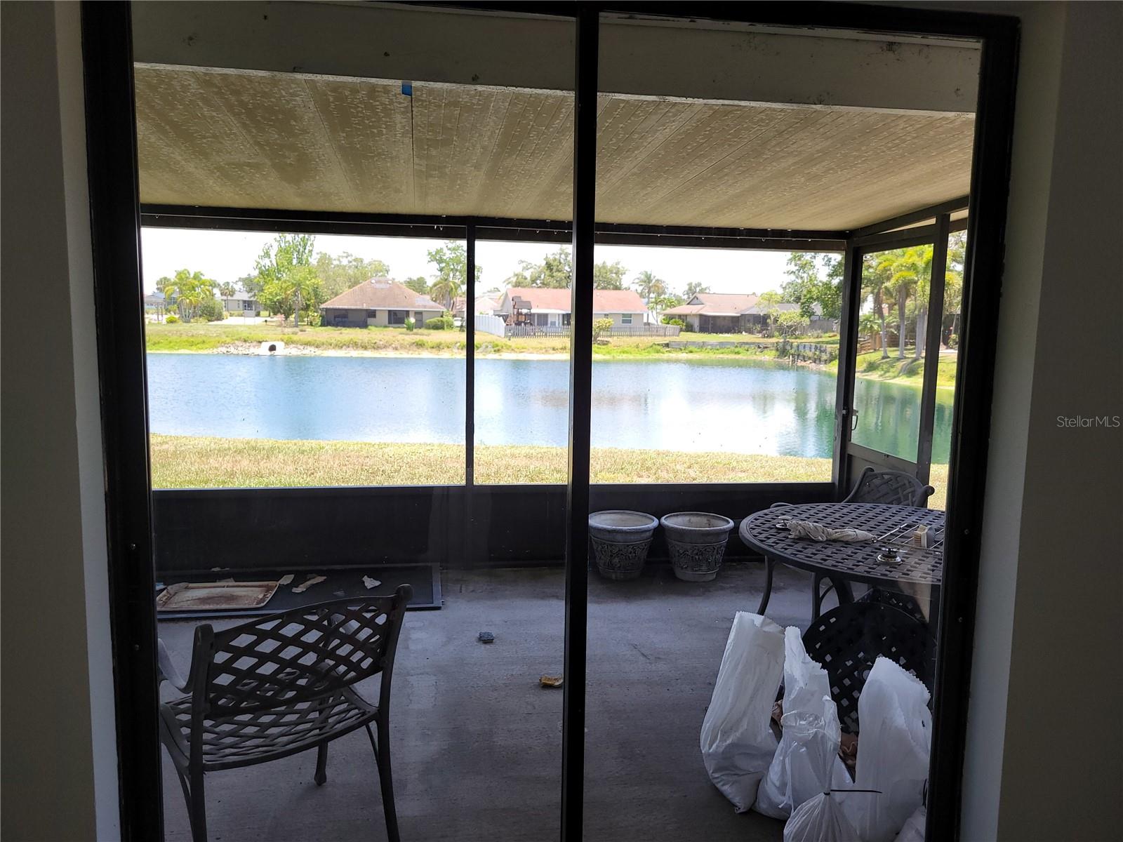 CENTRE LAKE - Residential