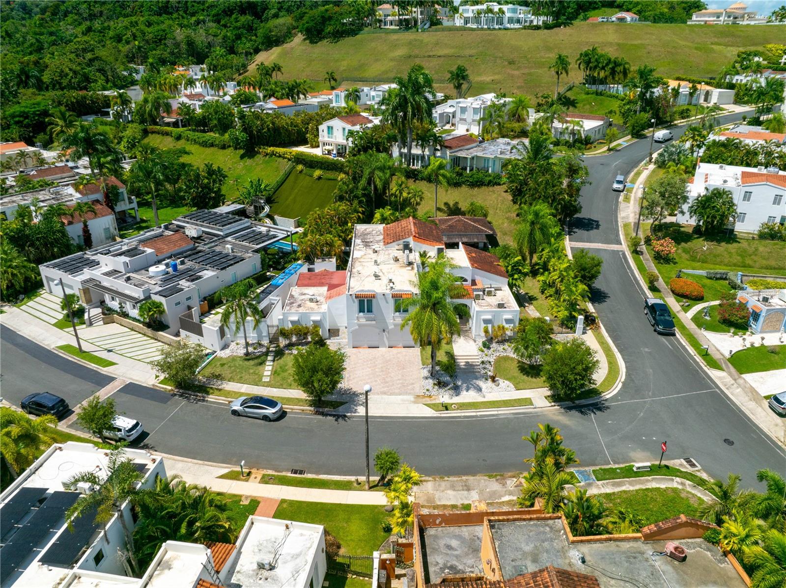 Spacious expanded residence located in one of San Juan’s most sought-after communities. Features 6 bedrooms, 5.1 bathrooms, and 3,900 sq. ft. of construction on a corner lot of over 1,100 m². Includes a terrace ideal for entertaining, private pool with lounging areas, and a backup power generator. Designed for comfort and convenience, this home offers quick access to shopping centers, schools, and main highways.