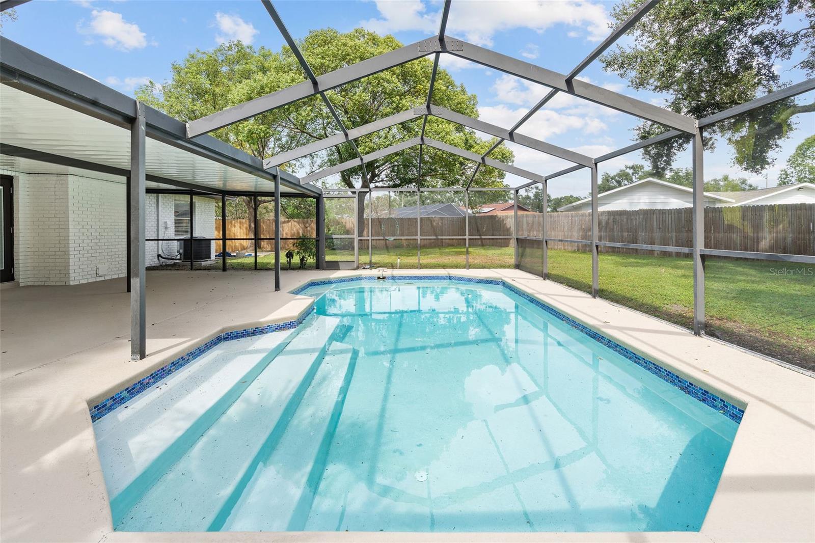 PRESIDENTIAL MANOR UNIT 2B - Residential