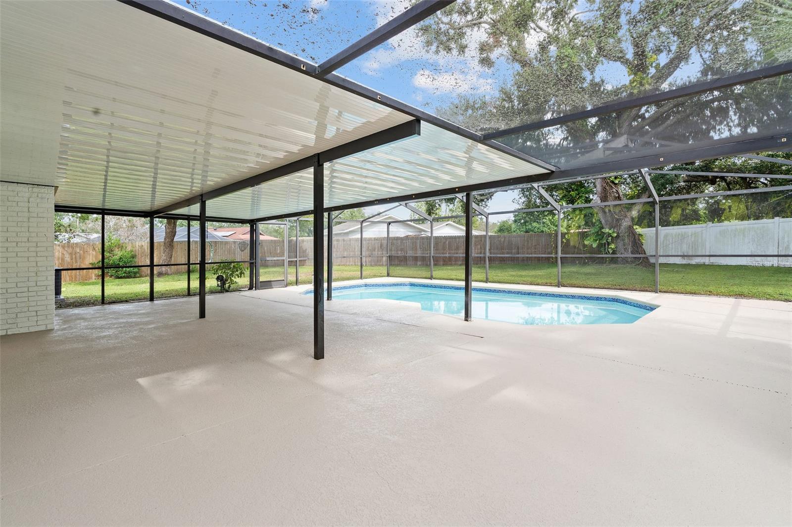 PRESIDENTIAL MANOR UNIT 2B - Residential