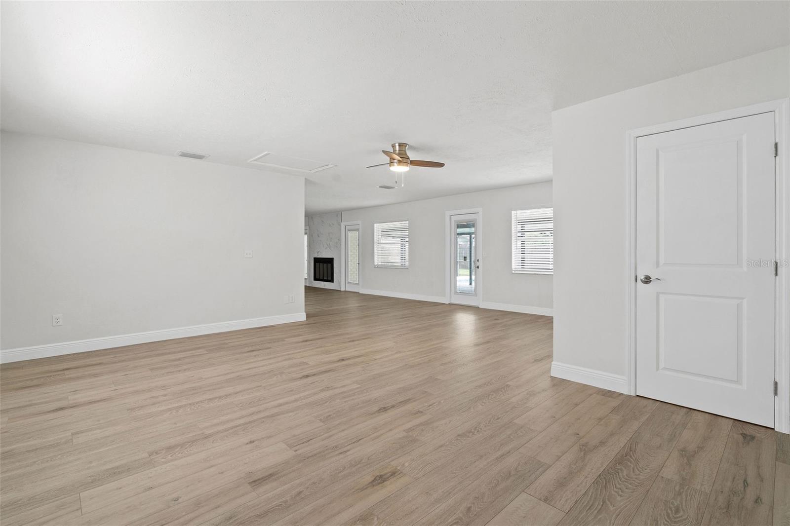 PRESIDENTIAL MANOR UNIT 2B - Residential