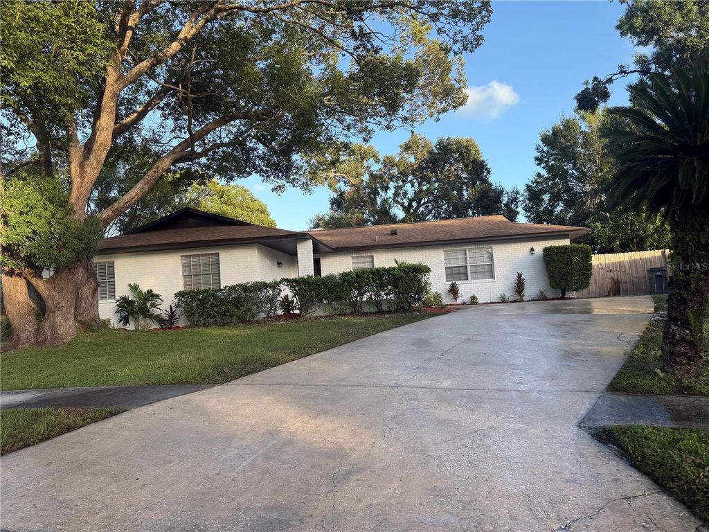 Photo of 5207 Burr Place, Seffner, FL 33584 (MLS # TB8434478)