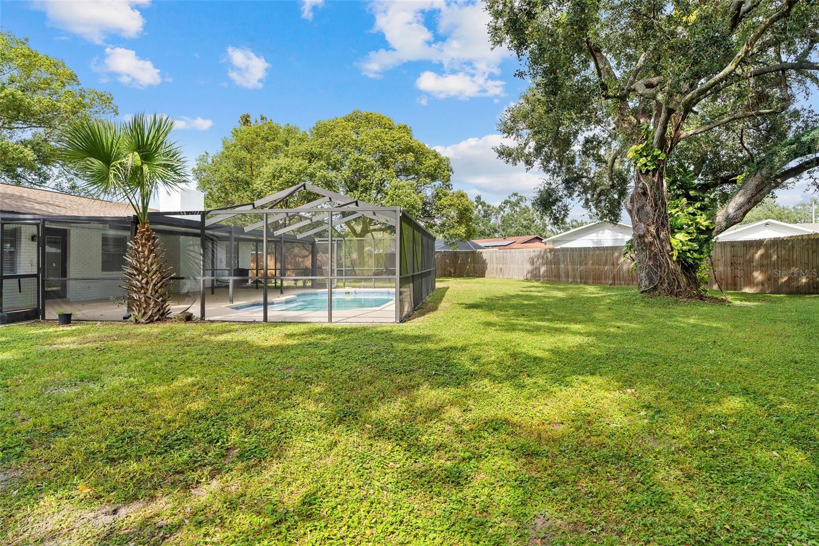 PRESIDENTIAL MANOR UNIT 2B - Residential