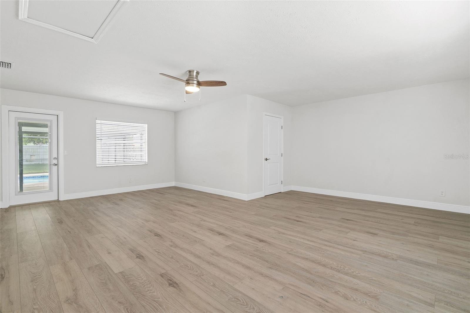 PRESIDENTIAL MANOR UNIT 2B - Residential