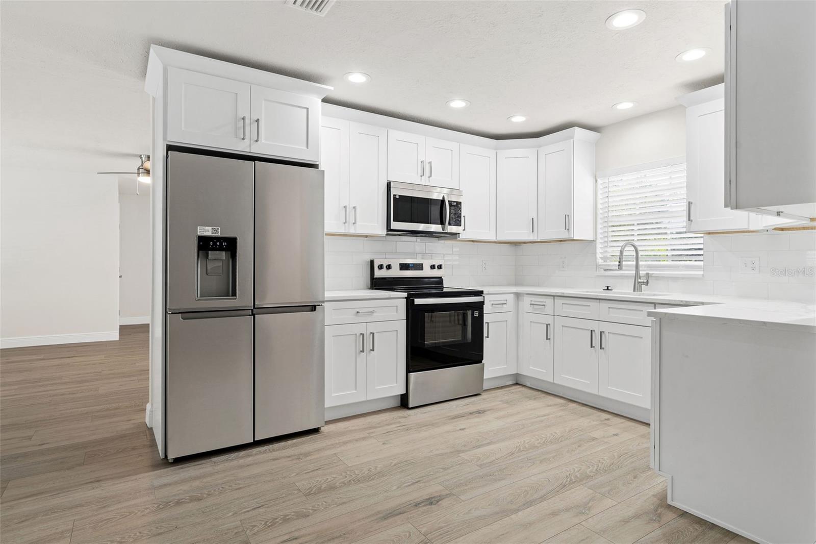 PRESIDENTIAL MANOR UNIT 2B - Residential