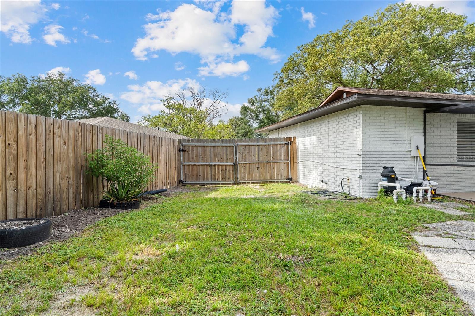 PRESIDENTIAL MANOR UNIT 2B - Residential