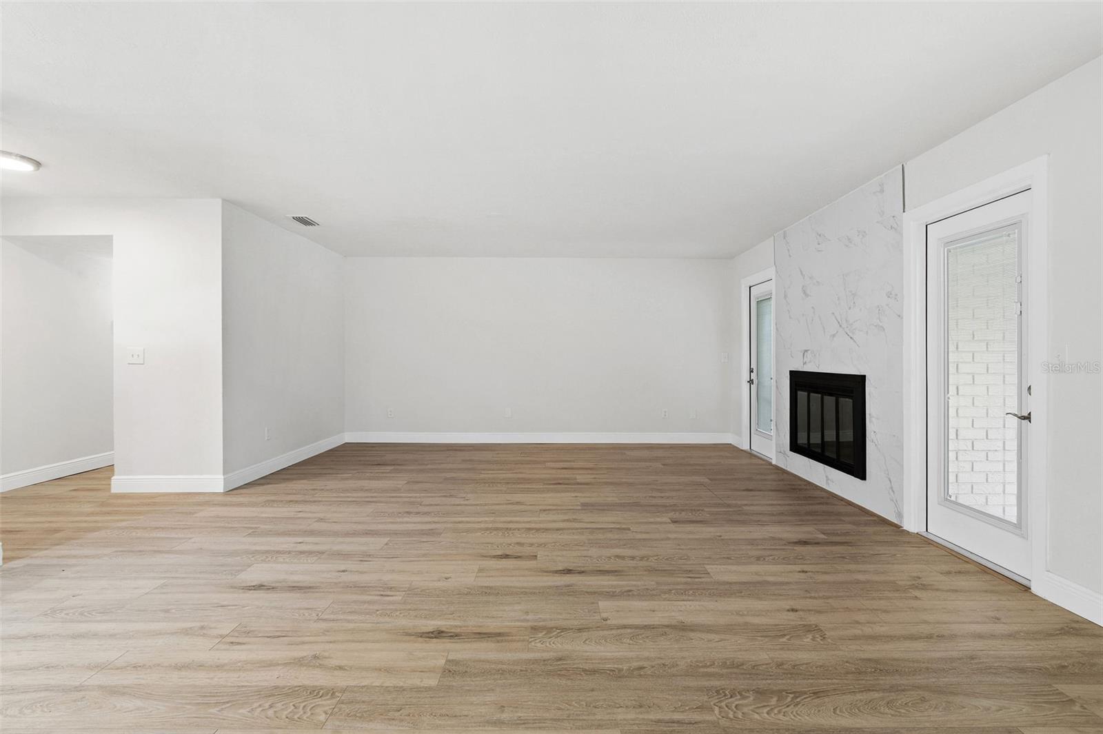 PRESIDENTIAL MANOR UNIT 2B - Residential