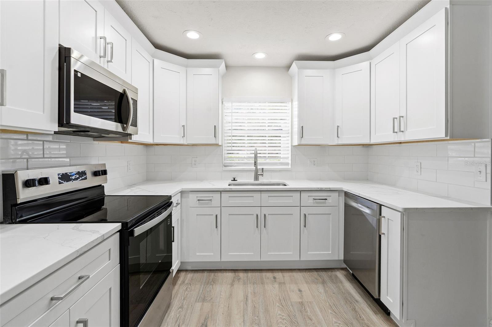 PRESIDENTIAL MANOR UNIT 2B - Residential