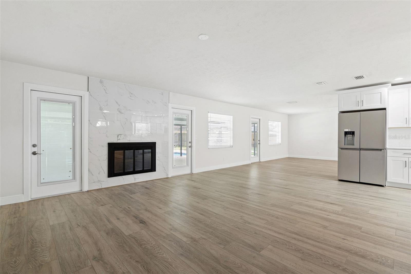 PRESIDENTIAL MANOR UNIT 2B - Residential