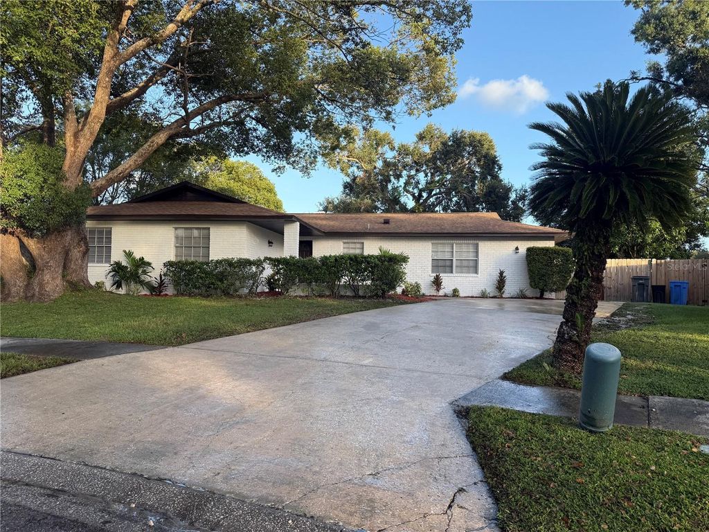 Photo of 5207 Burr Place, Seffner, FL 33584 (MLS # TB8434478)