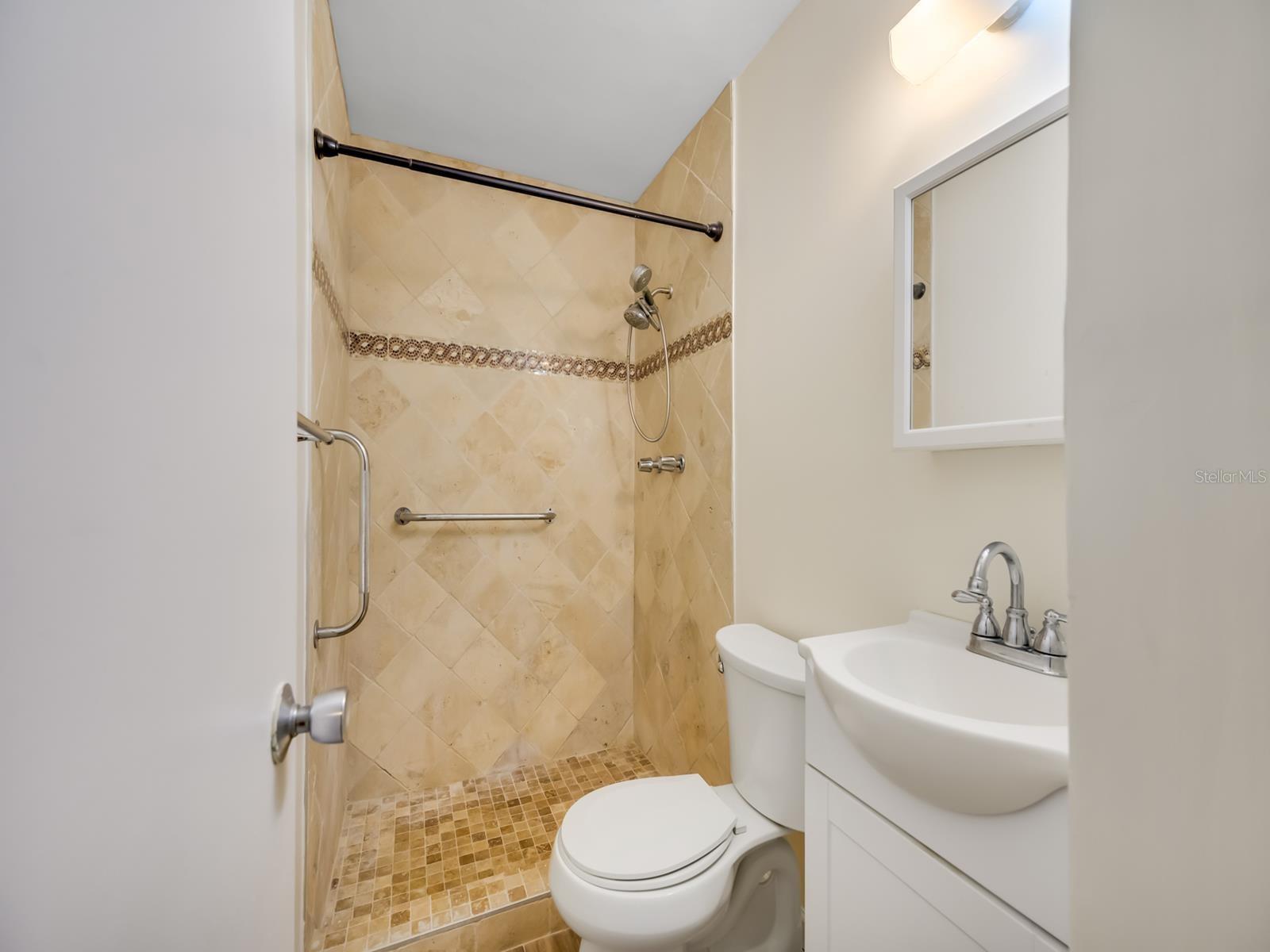 ON TOP OF THE WORLD - Residential