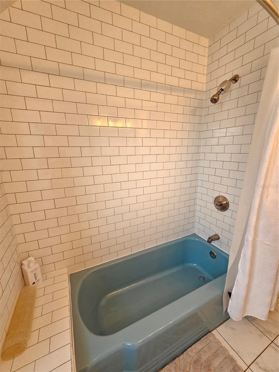 GULF GATE - Residential Lease