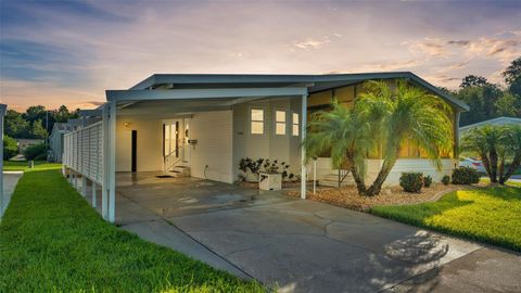 A home in LAKELAND