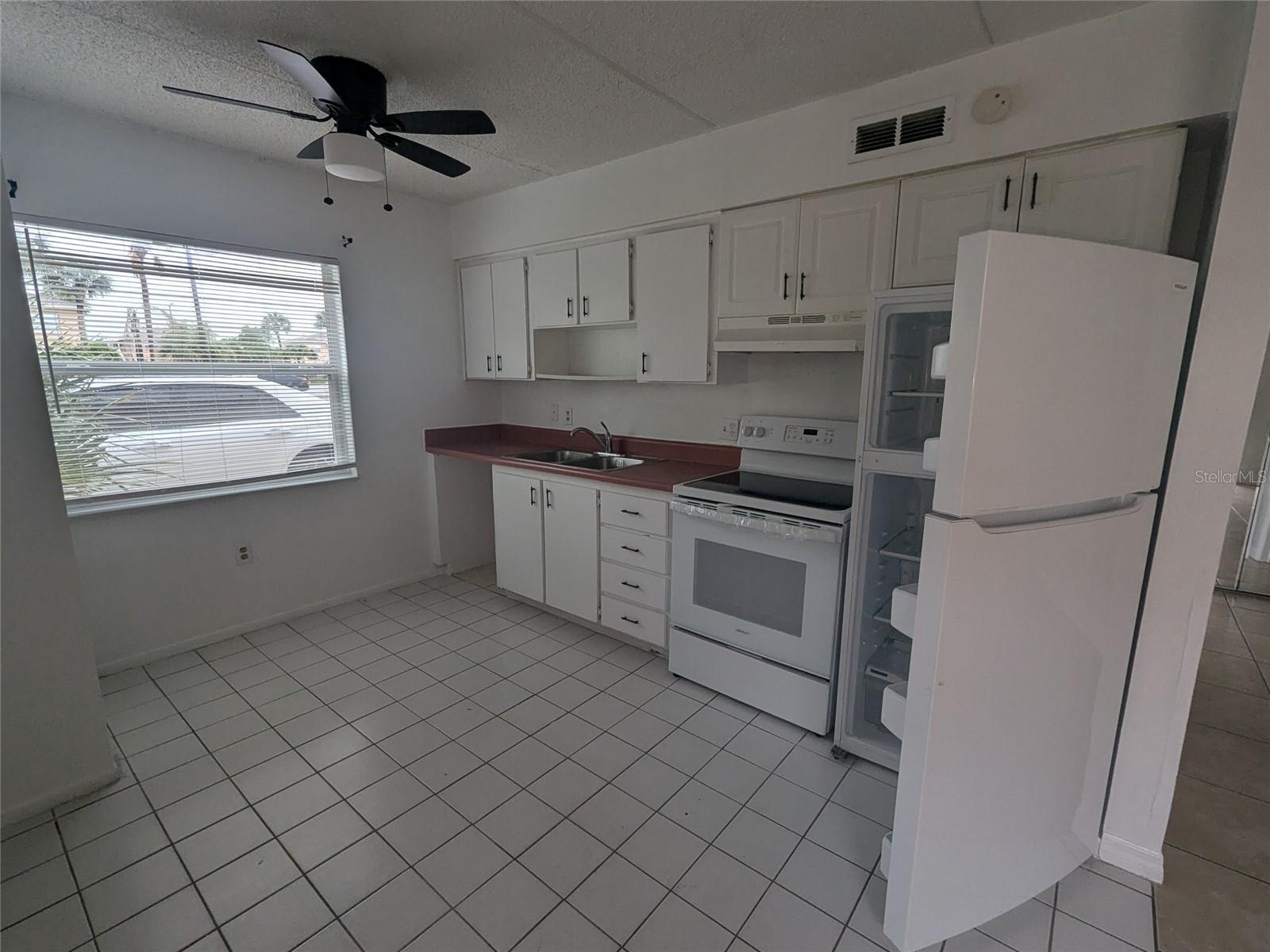 PALM GARDENS CONDO - Residential Lease
