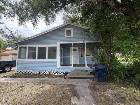 Photo of 2907 E Lake Avenue, Tampa, FL 33610 (MLS # TB8548362)