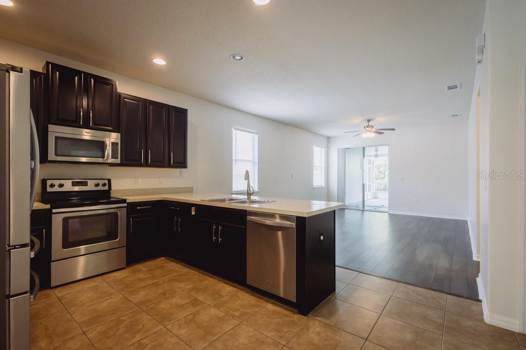 AZALEA COVE ESTATES - Residential Lease