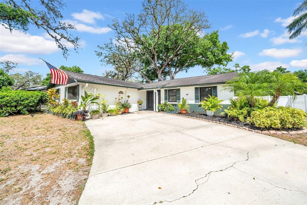 Photo of 8115 N Ola Avenue, Tampa, FL 33604 (MLS # TB8455529)