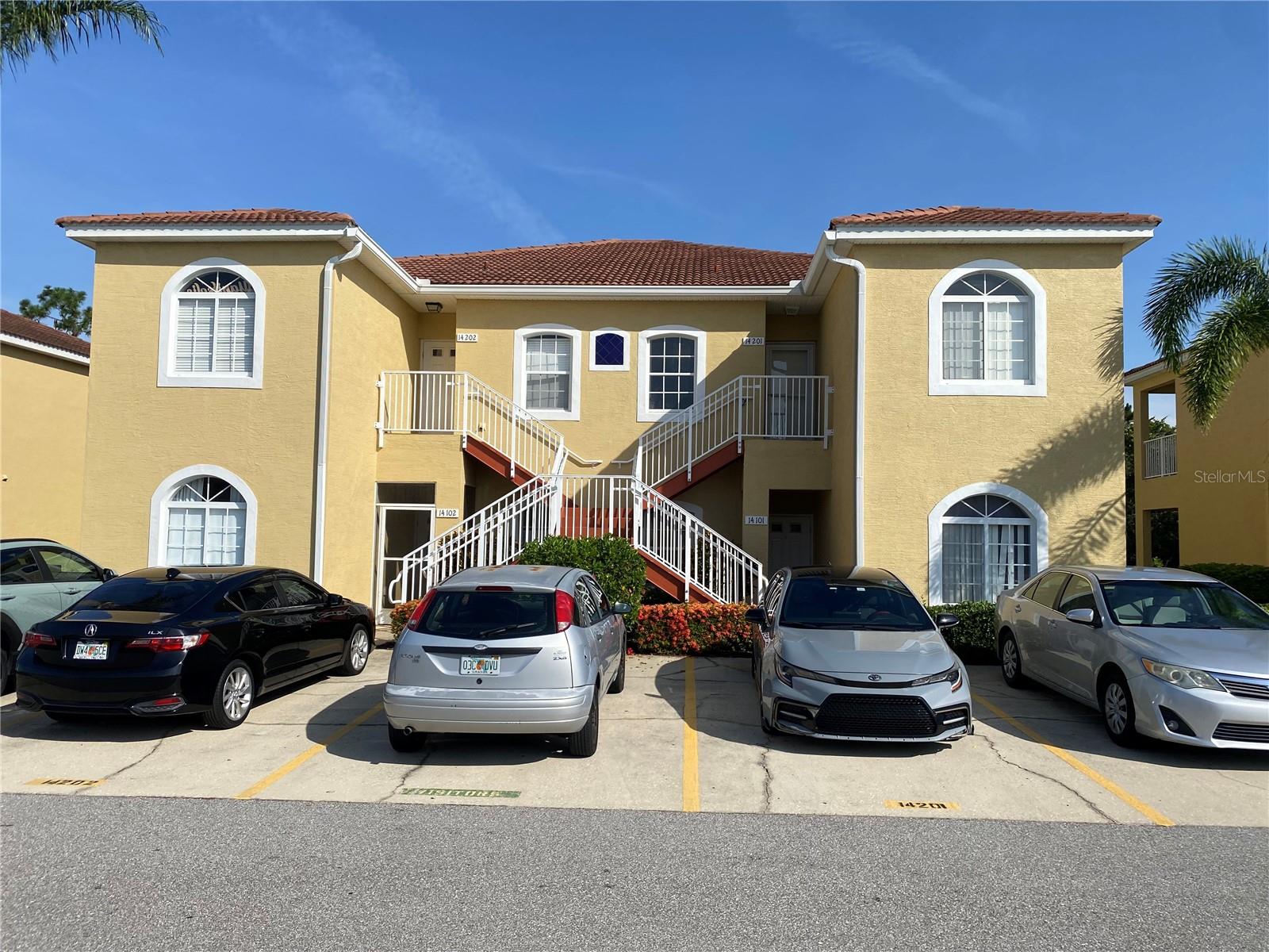 NOT a short sale. Affordability Awaits You in Poinciana!
Discover your new home in one of Poinciana’s most desirable condominium communities! This spacious 3-bedroom, 2-bath offers over 1,200 square feet living space—perfectly suited for comfort, convenience, and style. Priced under $200,000, it’s a rare find that combines affordability with amenities. Owner will replace carpet prior to closing!!
Features You’ll Love:
- Well-equipped kitchen with appliances
- Primary suite with private bath and closet space
- Private patio for relaxing evenings or morning coffee
Community Perks:
- Sparkling resort-style pool for soaking up the Florida sunshine
- Tennis courts and athletic facilities for active lifestyles
- On-site management and maintenance for worry-free living
Whether you're a first-time homebuyer, downsizing, or looking for a smart investment, this beautiful condo offers the perfect mix of tranquility and convenience—**all at an unbeatable price.**
Ready to call this place home? Let’s get you through the door! ???
