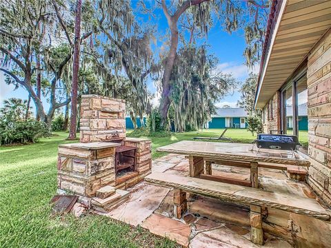 A home in WINTER HAVEN