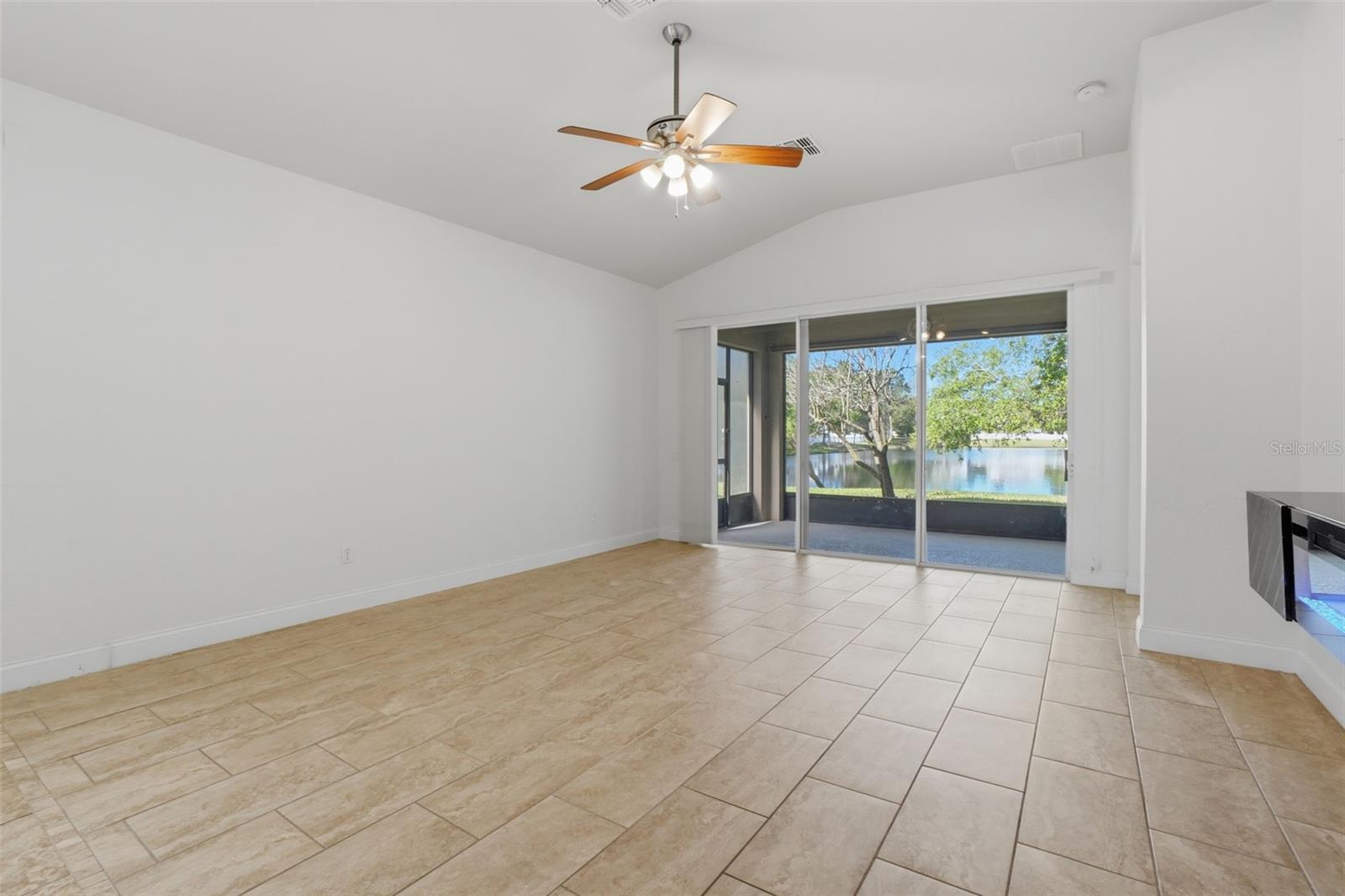 SPRING ISLE - Residential