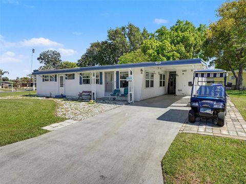 Tiny photo for 1124 Forest Lane, Tavares, FL 32778 (MLS # O6393722)