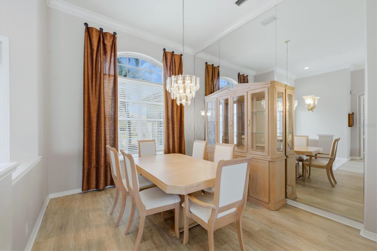 PELICAN POINTE GOLF & COUNTRY CLUB - Residential