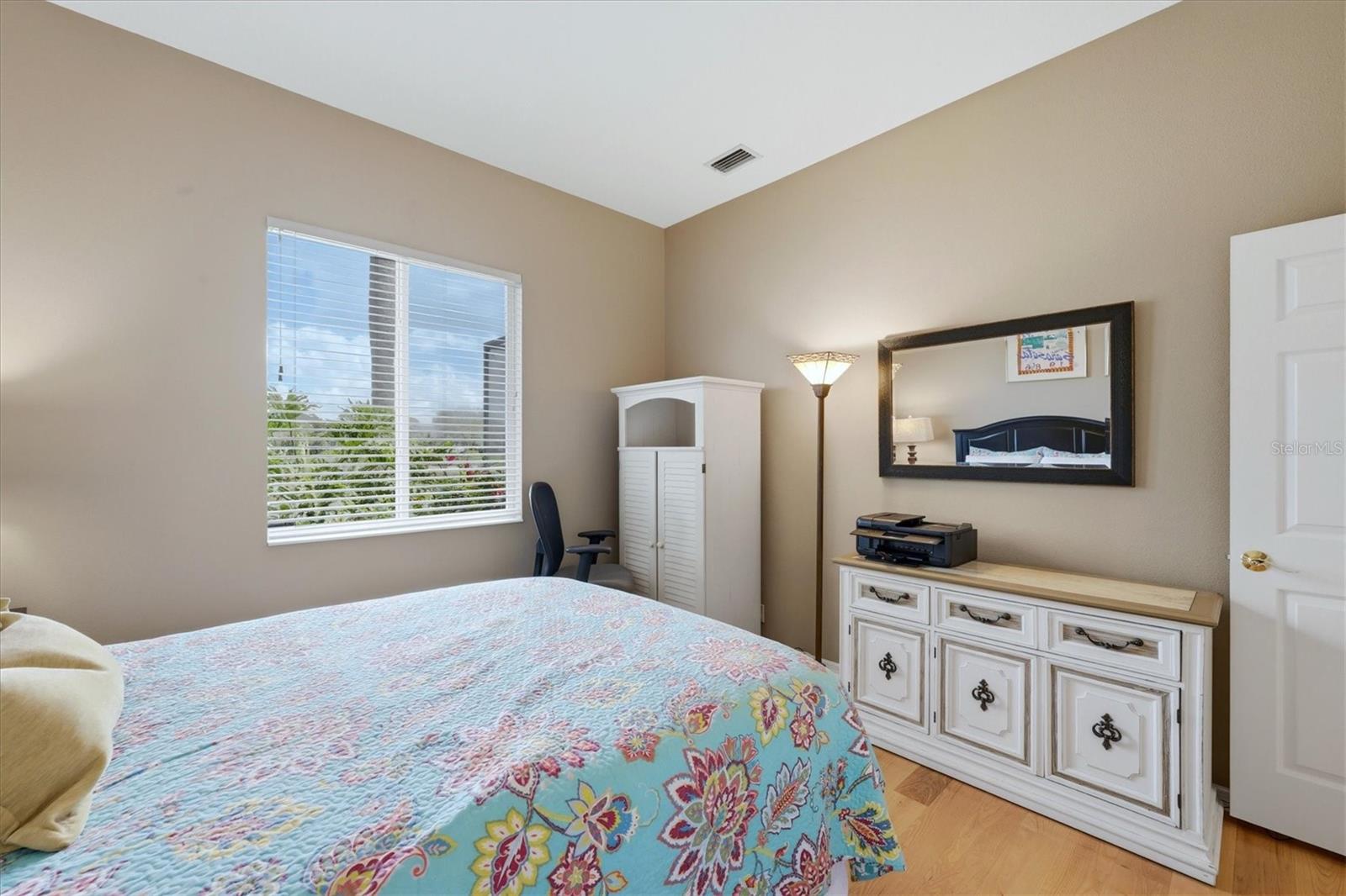 PELICAN POINTE GOLF & COUNTRY CLUB - Residential