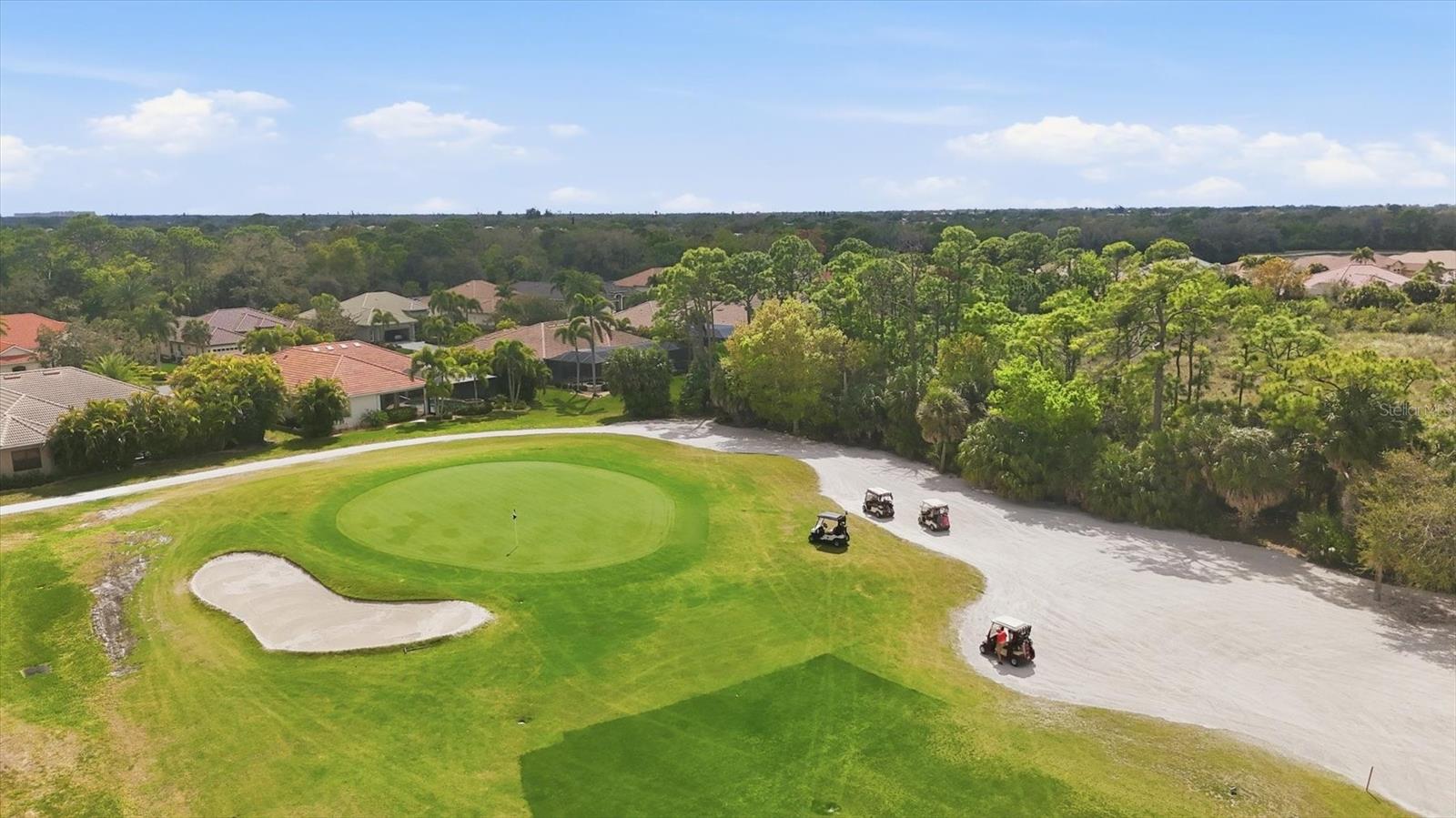 PELICAN POINTE GOLF & COUNTRY CLUB - Residential