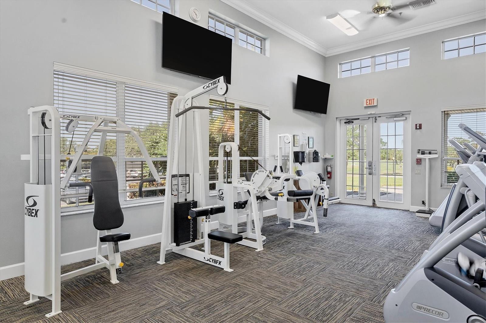 PELICAN POINTE GOLF & COUNTRY CLUB - Residential