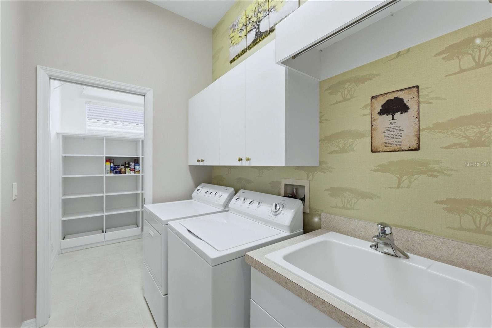 PELICAN POINTE GOLF & COUNTRY CLUB - Residential